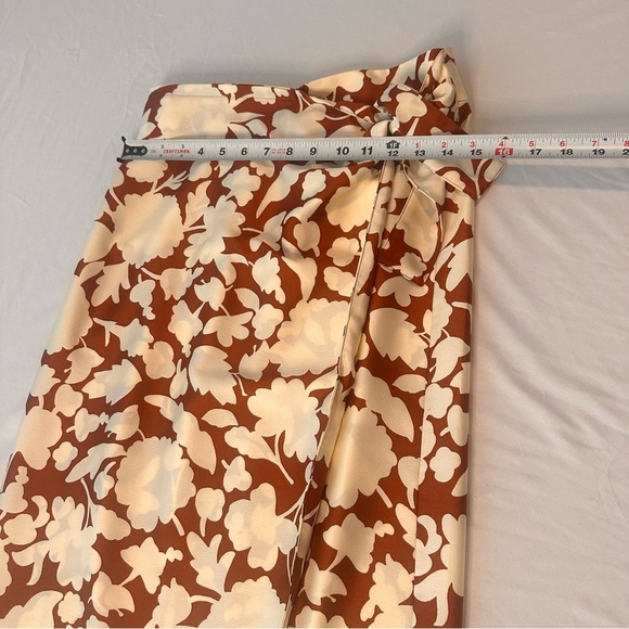 Ann Taylor Factory Cream and Brown Floral Wrap Skirt Size XS - Picture 6 of 11